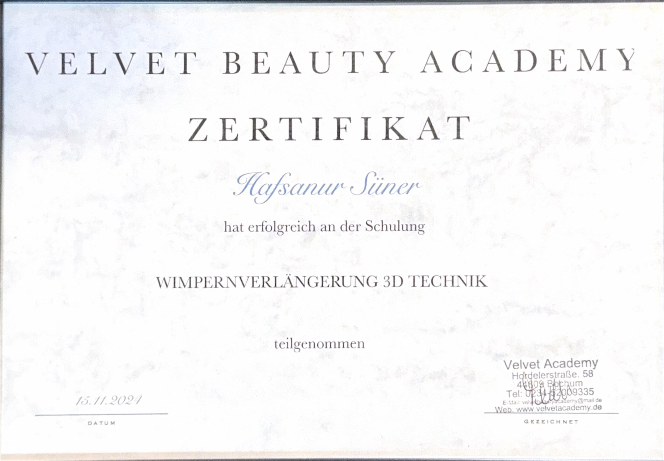 Hafsanur Süner – Wimpernverlängerung 1:1 Technik